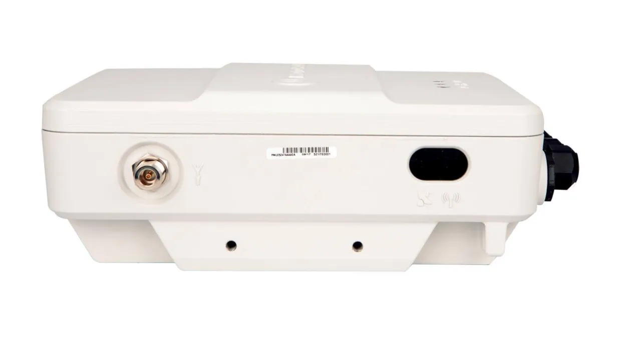 product_mototrbo_slr_1000_repeater_white_angled_left_view